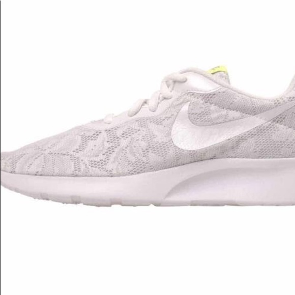 nike all day comfort sneakers